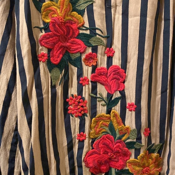 Akemi Kin Anthroplogie women’s top- Striped Floral Embroidered - long sleeve - M - Picture 5 of 8